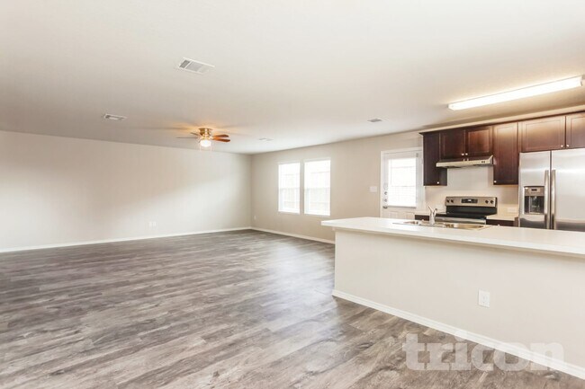 Foto del edificio - 1932 Bluethroat