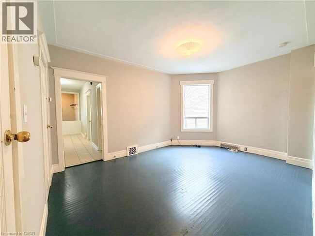 Building Photo - 254 Emerald St N