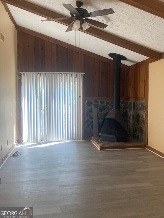 Foto del edificio - 8574 Creekwood Way