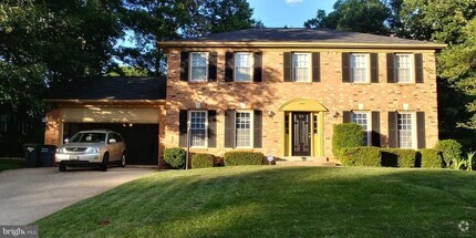 Building Photo - 15407 Skyline Dr