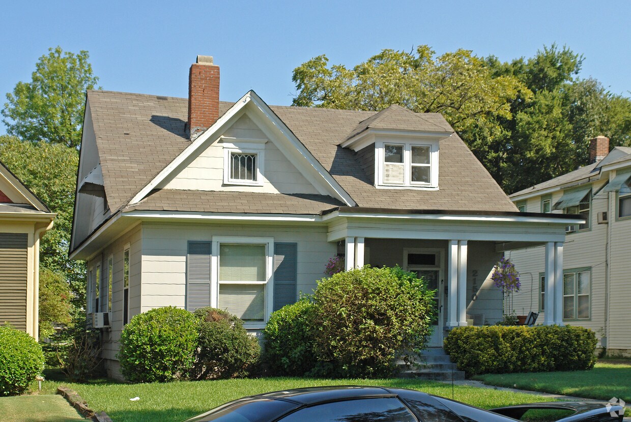 Building Photo - 2150 Monroe Ave