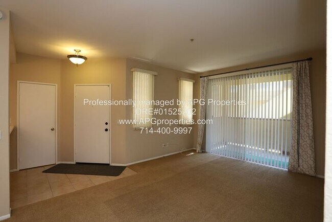 Building Photo - Spacious 1 Bedroom + 1 Bathroom Condo with...
