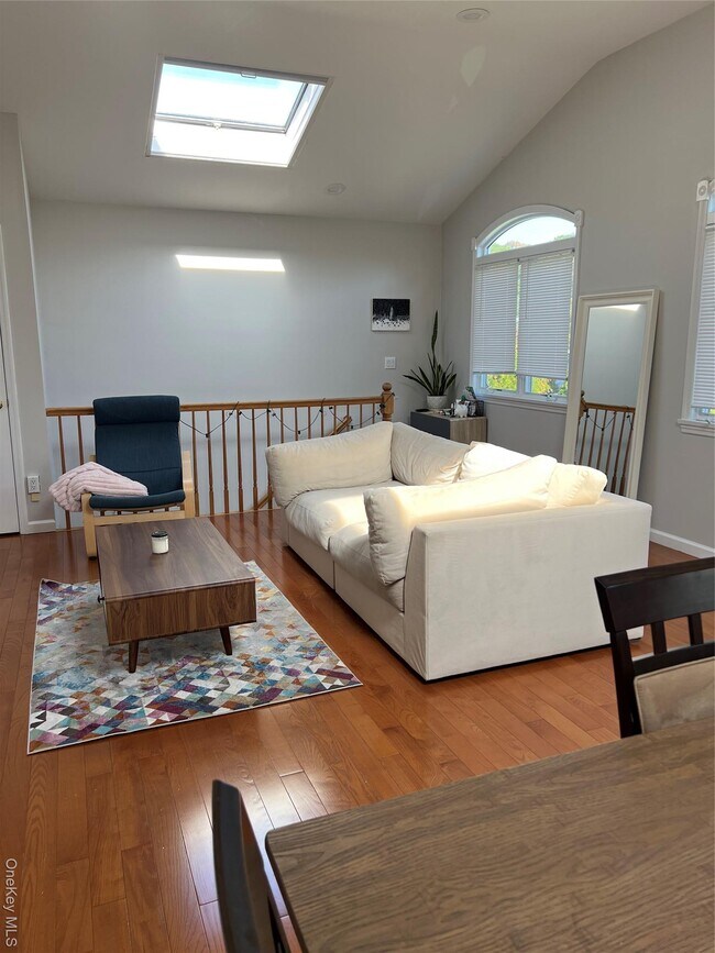 Foto del edificio - 31 B Marwood Rd N