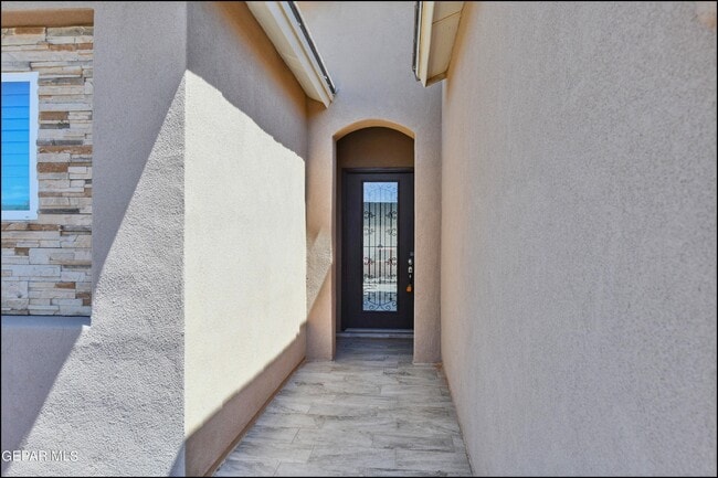 Building Photo - 12305 Desert Palm Ave