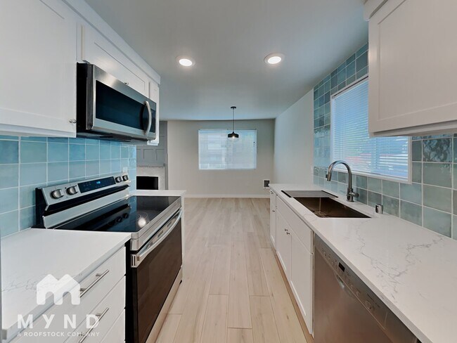 Foto del edificio - 4729 Delridge Wy SW