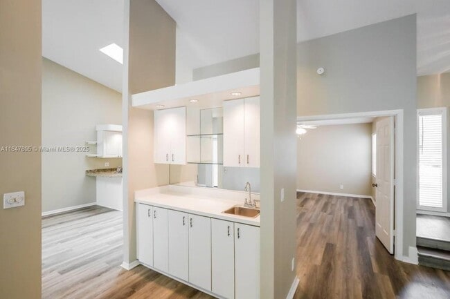 Building Photo - 8548 Eagle Run Dr