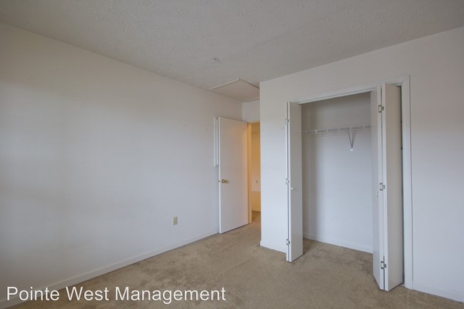 Building Photo - 844-844 University City Blvd