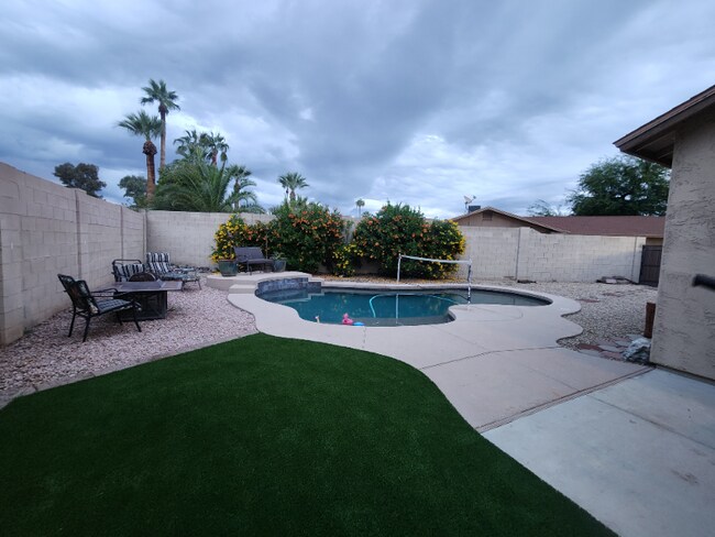 Foto del edificio - 12616 N 39th St