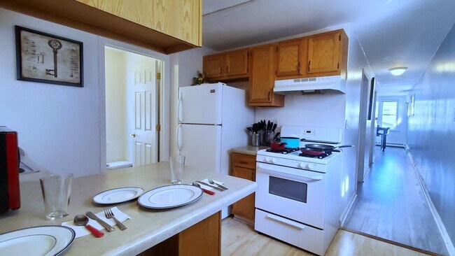 Kitchen - 1827 N Warren Ave