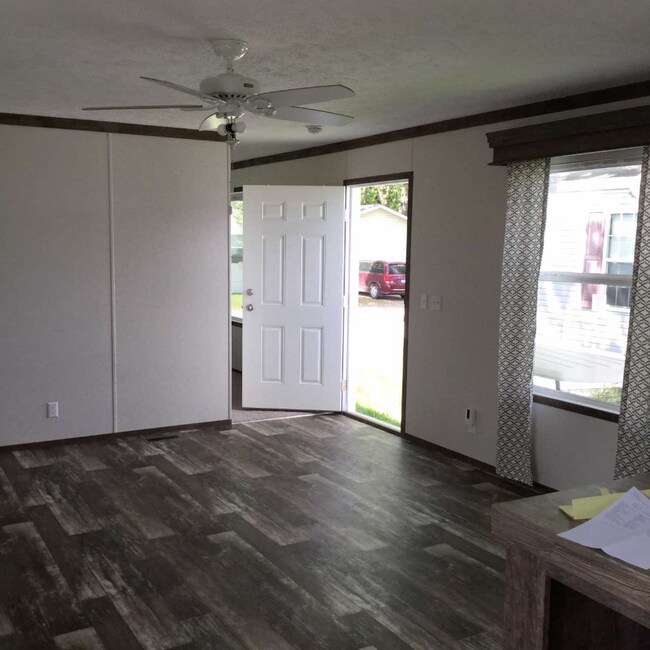 Building Photo - 506 Meadow View Dr
