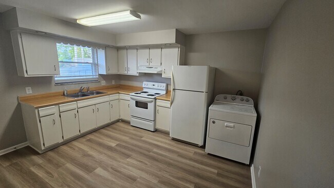 Kitchen - 628 Ridge Rd