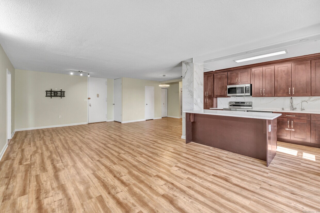 44 Strawberry Hill Ave Unit 6J, Stamford, CT 06902 - Condo
