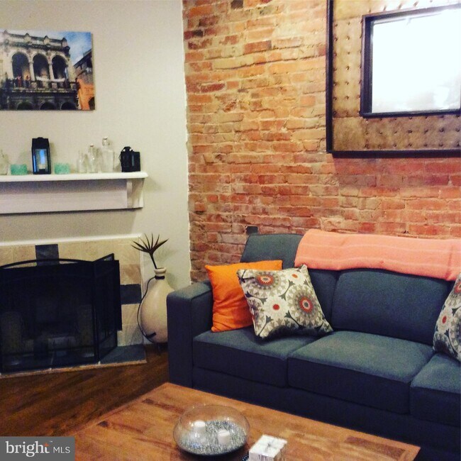 Building Photo - 1311 Potomac Ave SE