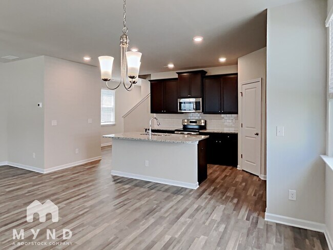 Building Photo - 1306 Sweetbriar Cir