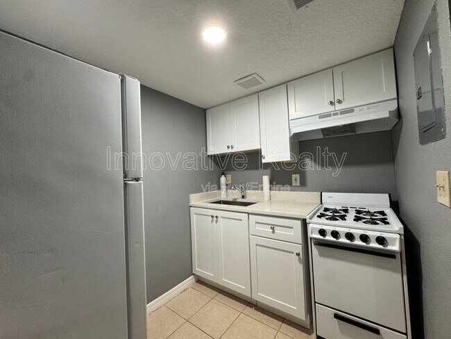 Foto del edificio - 120 Blue Pointe Way