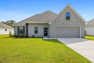 Building Photo - 21425 Twin Lakes Blvd