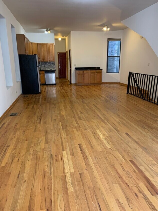 Primary Photo - 1337 W Huron St