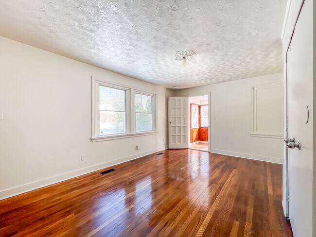 Foto del edificio - 1006 Greystone Ave