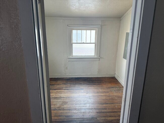 Foto del edificio - 907 Rood Ave