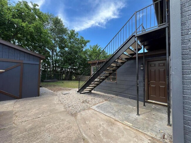 Building Photo - 2531 Stevens St