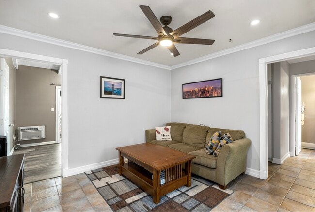 Photo - 1000 W MacArthur Blvd Apartment