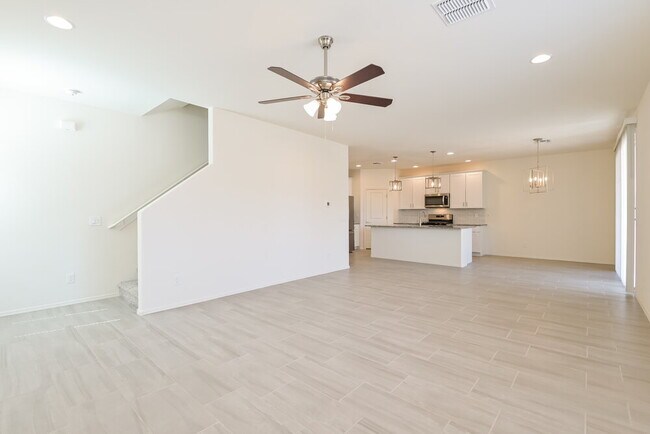 Foto del edificio - 12158 W Charismatic Dr
