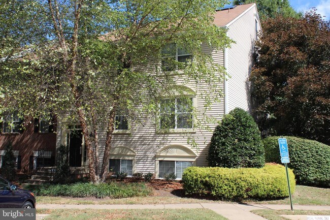 Foto del edificio - 3903 Golf Tee Ct