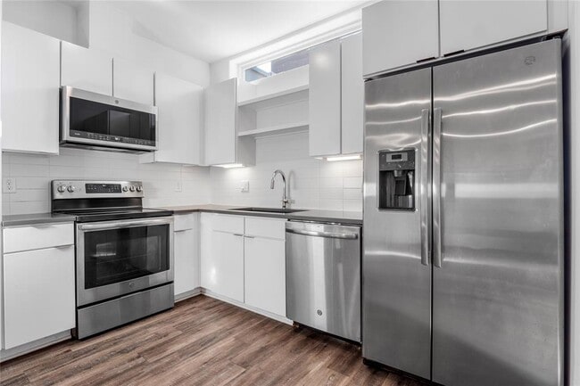 Building Photo - 5924 S Congress Ave