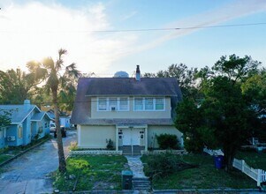 Building Photo - 612 26th St W