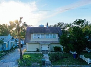 Building Photo - 612 26th St W