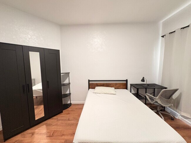 Foto del edificio - 3215 Dawson St