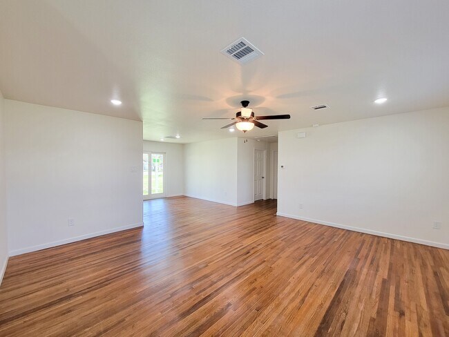 Foto del edificio - 413 S Market St