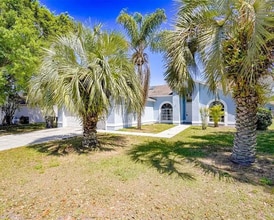 Building Photo - 5126 Martinique Dr