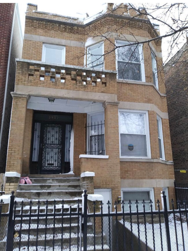 Building Photo - 3907 W Van Buren St