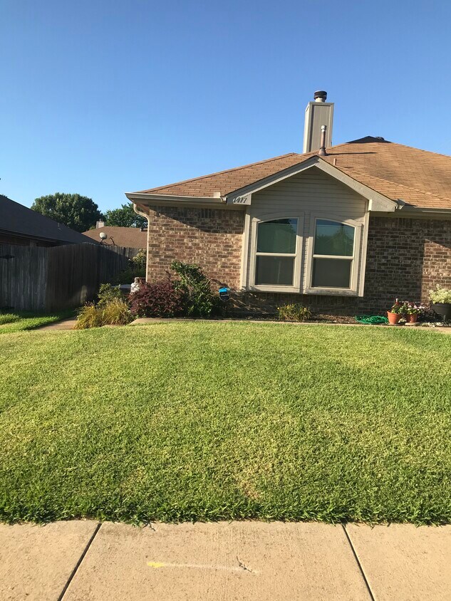 1417 Dr, Euless, TX 76040 Townhome Rentals in Euless TX