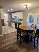 Building Photo - 4300 Wynnewood Dr