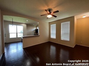 Foto del edificio - 522 Creekside Cir