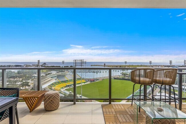 Building Photo - 301 1st St S