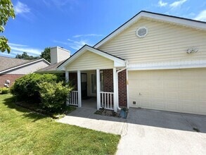Building Photo - 1604 Clear Brook Dr