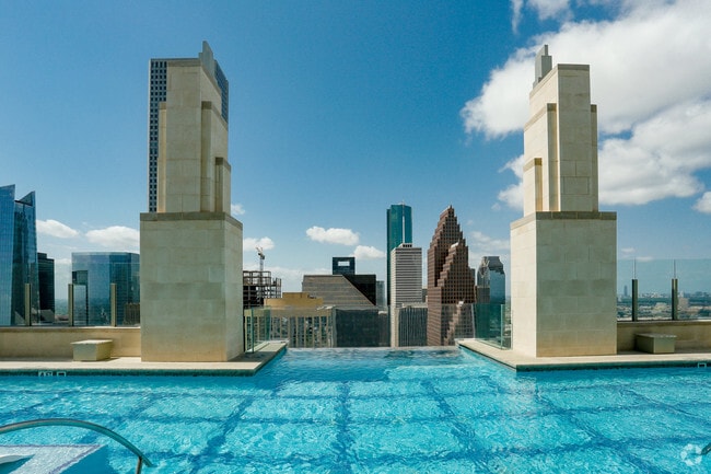 SKY Pool - Market Square Tower