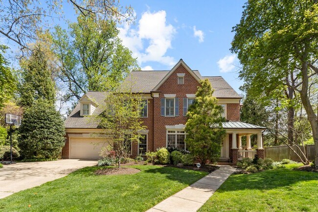 Foto del edificio - 2728 McKinley St NW