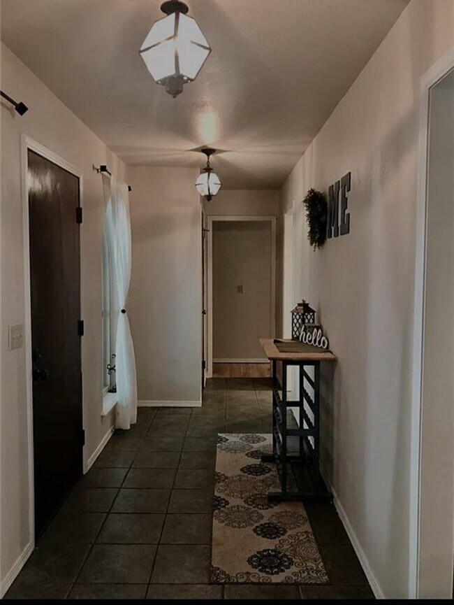Building Photo - 2112 Bentham Pl