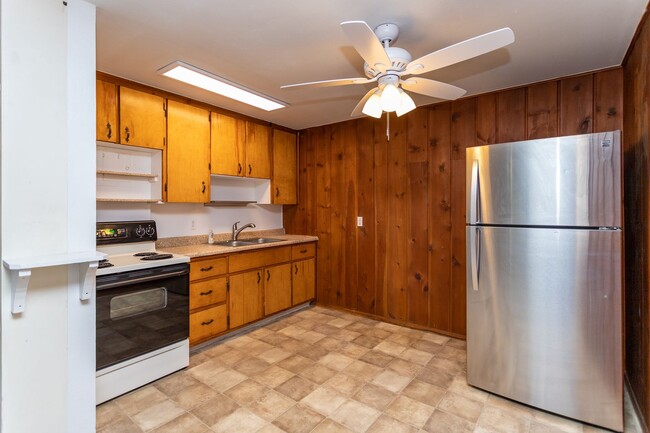 Building Photo - Four Plex with Mountain Views in Cascade!