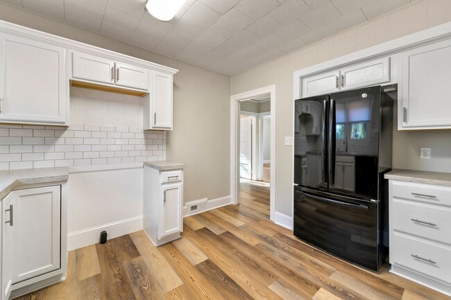 Building Photo - 1015 Martin St