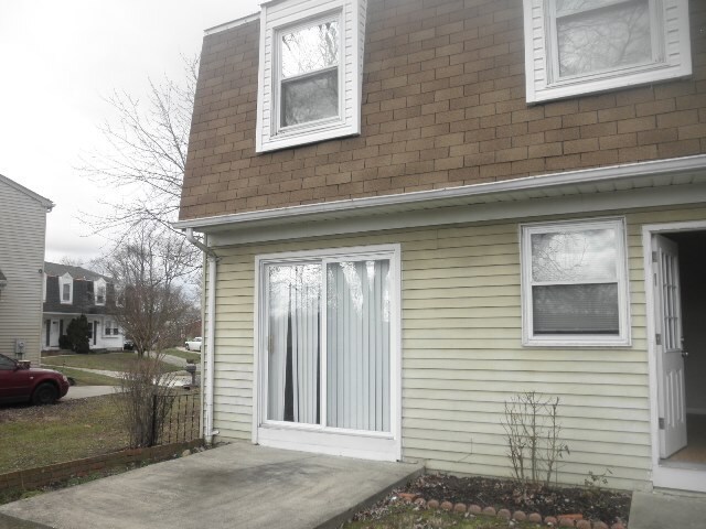 Foto del edificio - 307 Burnside Ct