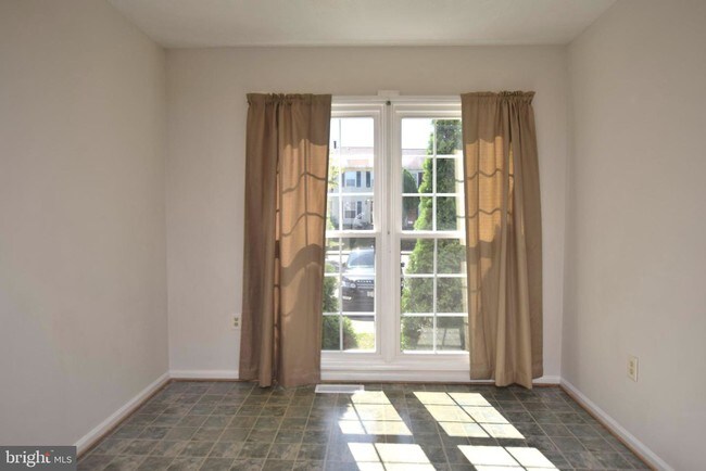 Foto del edificio - 8273 Vernon St