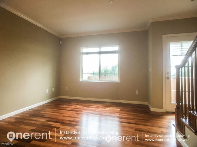 Foto del edificio - 4963 Dent Ave
