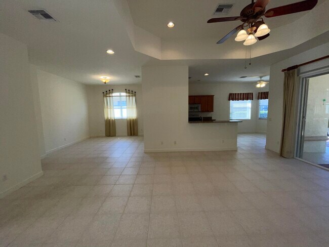 Building Photo - 7608 Greenbrier Cir