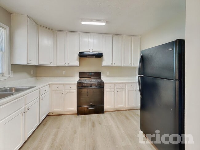 Foto del edificio - 2906 Deshong Dr SW