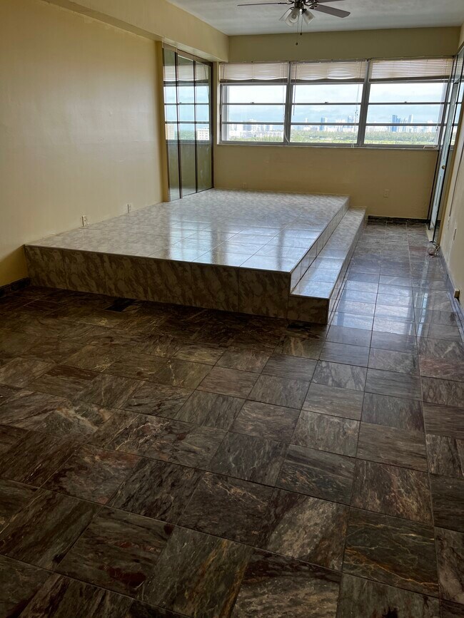 Building Photo - 13155 Ixora Ct
